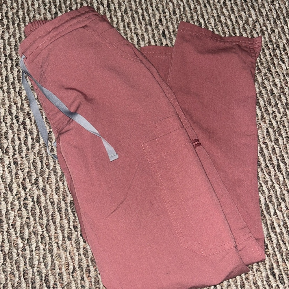 Xxs figs yola pants Mauve color
